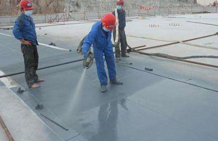 聚脲設(shè)備防腐對水箱施工時的過程和方法(圖2) 聚脲設(shè)備