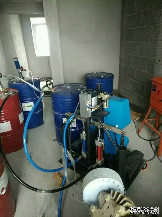 聚脲是耐磨防水涂層領域的新材料(圖1) 聚脲防水噴涂施工