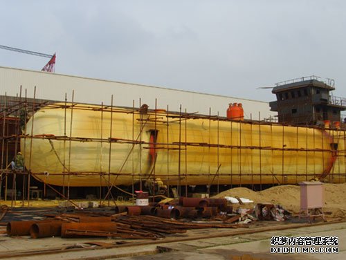 聚脲防水噴涂機性能比普通材料壽命更長(圖2) 罐體保溫聚脲防腐工程