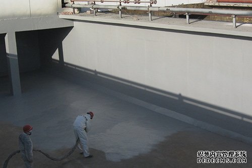聚脲噴涂小型設備(圖2) 工業水池聚脲防腐施工