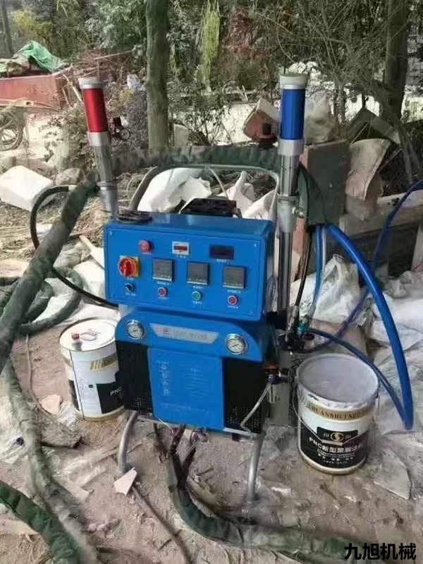 聚脲涂料用普通噴涂機(jī)行嗎?(圖1) Q5200型室外防水施工聚脲噴涂機(jī)