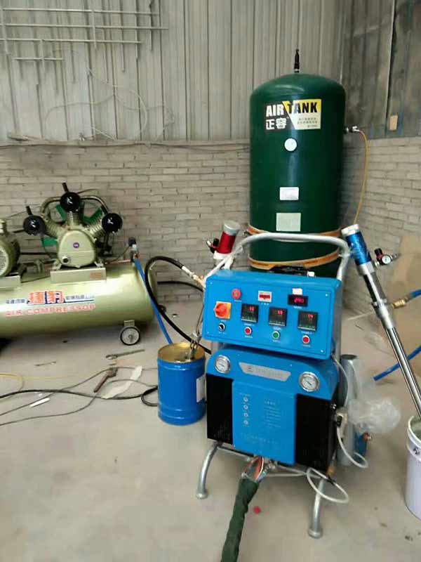 鋼結構和彩鋼廠房頂棚防腐聚脲噴涂機(圖1) Q5200聚脲噴涂機