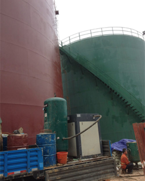 油罐防腐噴涂聚脲(圖1) 油罐罐體防腐噴涂聚脲案例