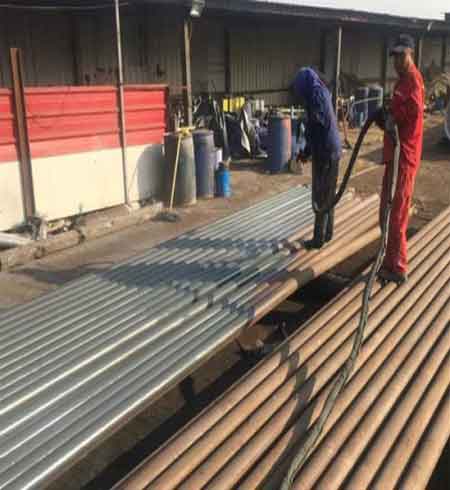 噴鑄鐵管內壁聚脲材料什么機器好(圖1) 噴鑄鐵管內壁聚脲材料什么機器好