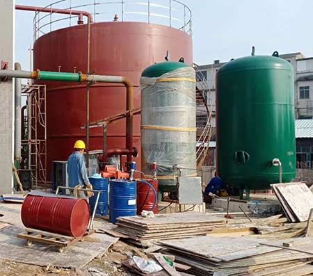 混凝土儲罐圍堰聚脲廠家價格(圖1) 混凝土儲罐圍堰聚脲施工案例