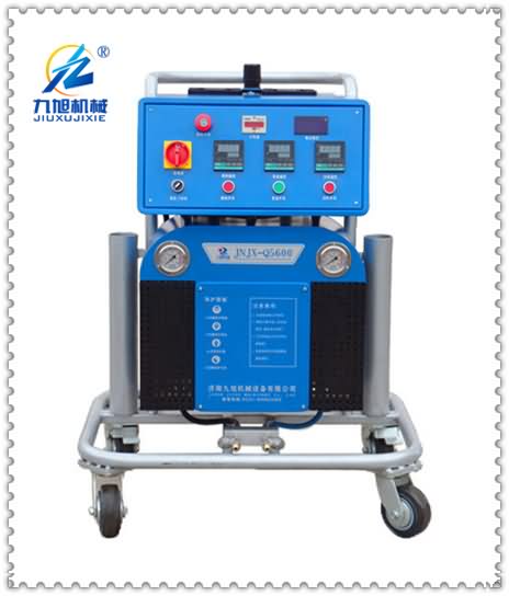 還在發愁聚脲防腐施工買什么噴涂機好么(圖1) Q5600系列小型聚脲施工噴涂設備